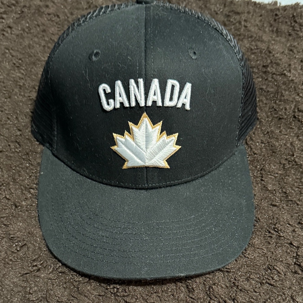 Bauer Team Canada Maple Leaf Hat